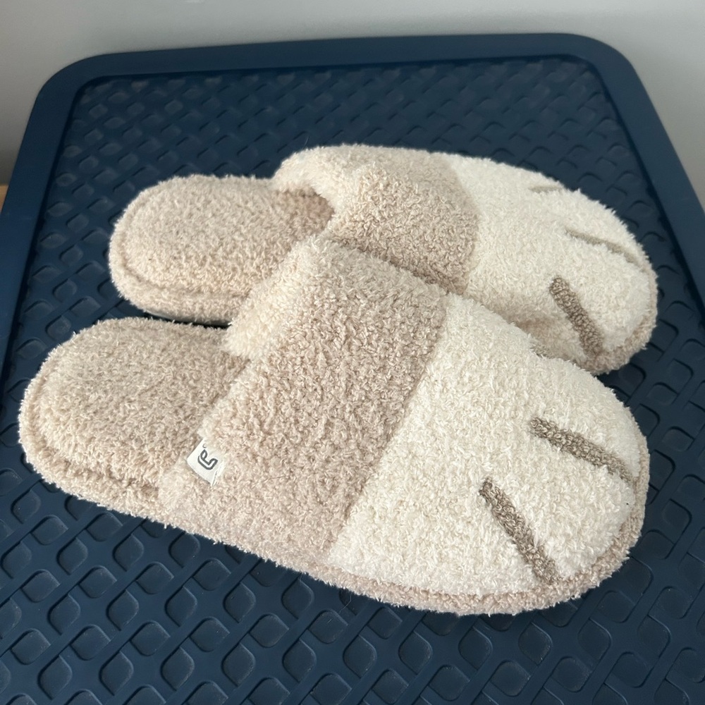 Cat Paw Fuzzy Slippers